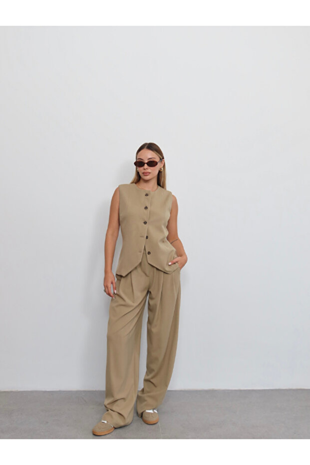 DÜĞMELİ YELEK - 2