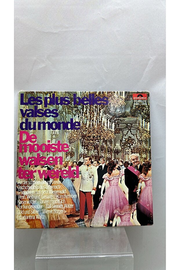 LES PLUS BELLES VALSES DU MONDE