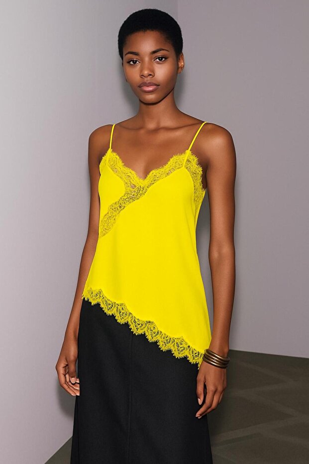 Asymmetrische Bluse mit Spitzendetail - 2