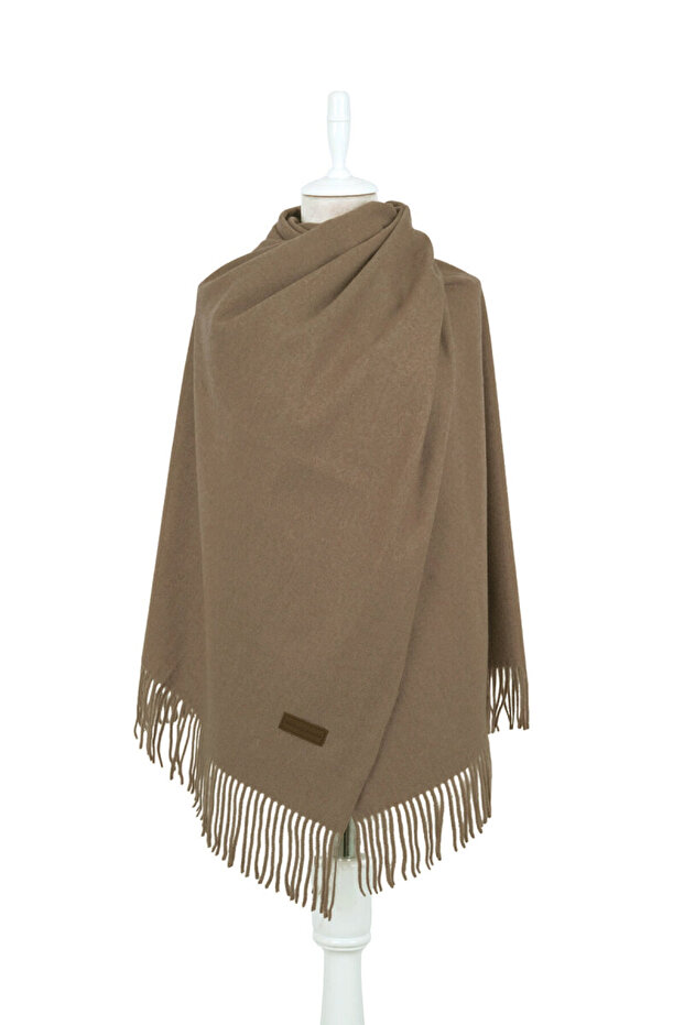 شال شتوي بلون واحد من فرو المنك - 1