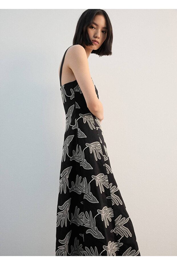 Çiçek işlemeli elbise - 6