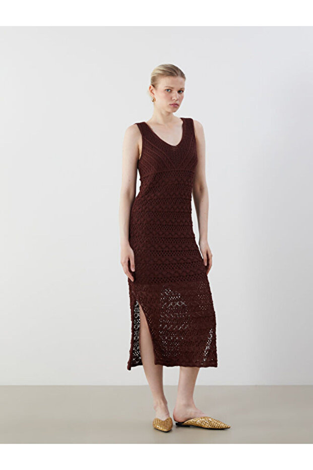 Esvab • Modern & Distinctive V-Placket Crochet Dress