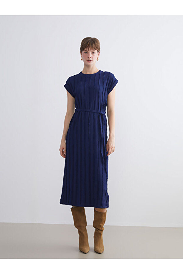 Esvab • Modern & Distinctive Zero Roba Collar Striped Dress