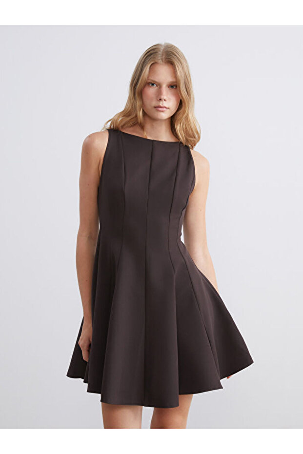 Esvab • Modern & Distinctive Wide Roba Collar Waist-Slit Mini Dress