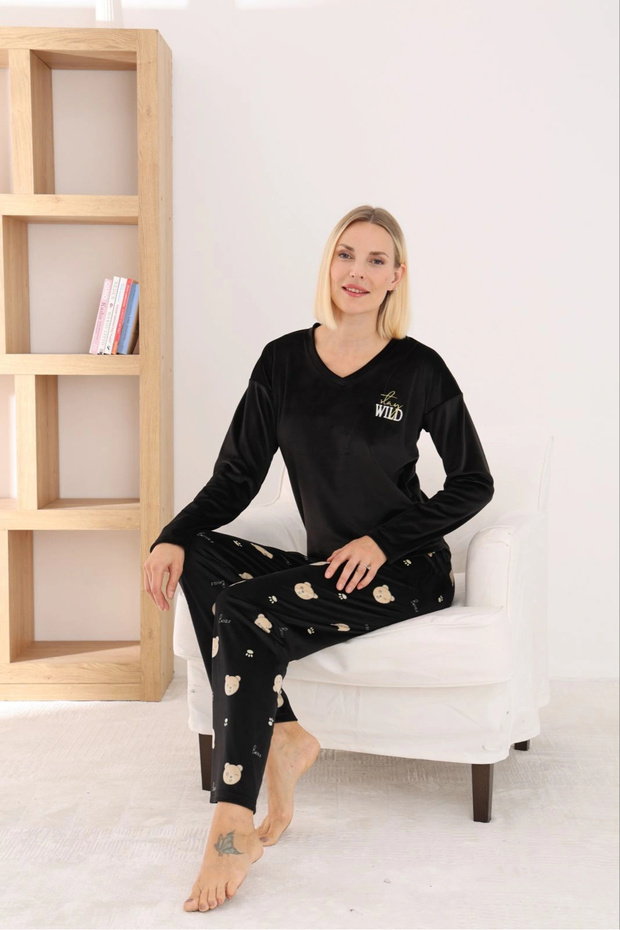 Women's French Fabric V-Neck Teddy Printed Black Pajama Set