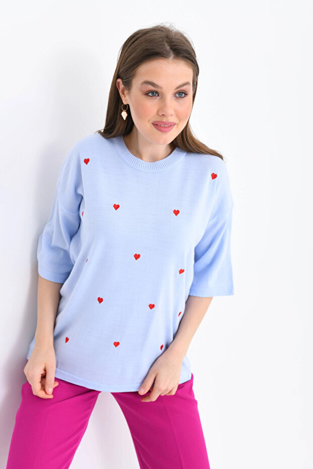 Women's Crew Neck Short Sleeve Heart Embroidered Knit Sweater 10164