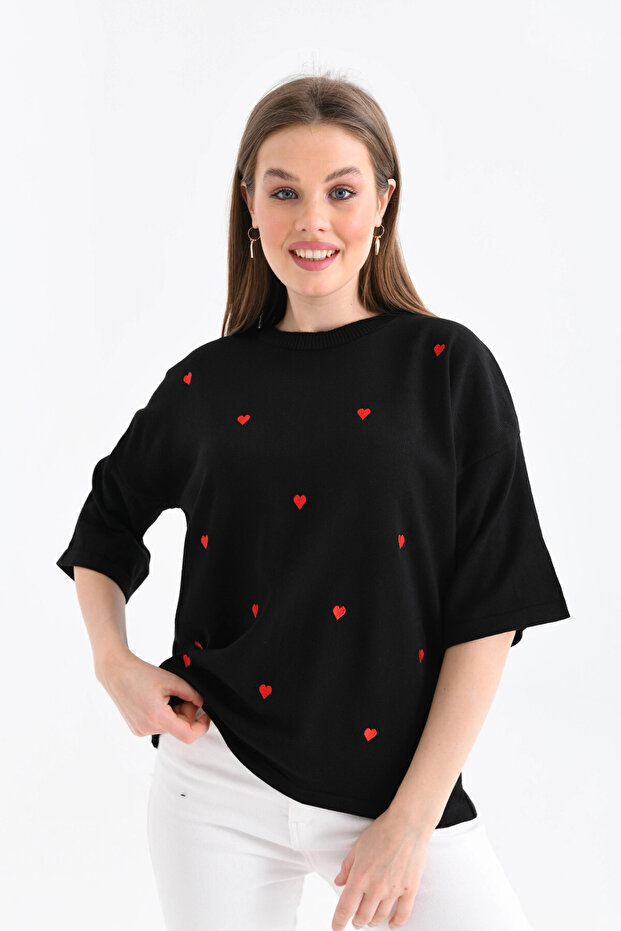 Women's Crew Neck Short Sleeve Heart Embroidered Knit Sweater 10164