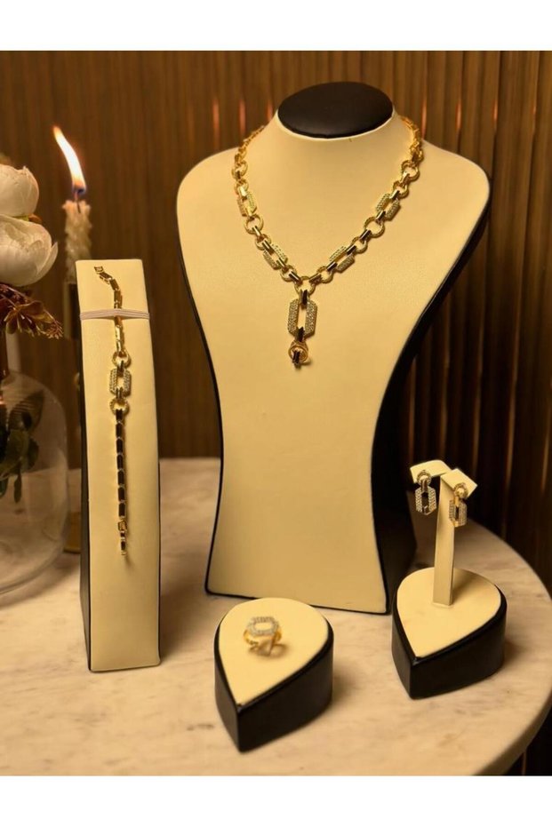 طقم اكسسوار ذهبي A1405