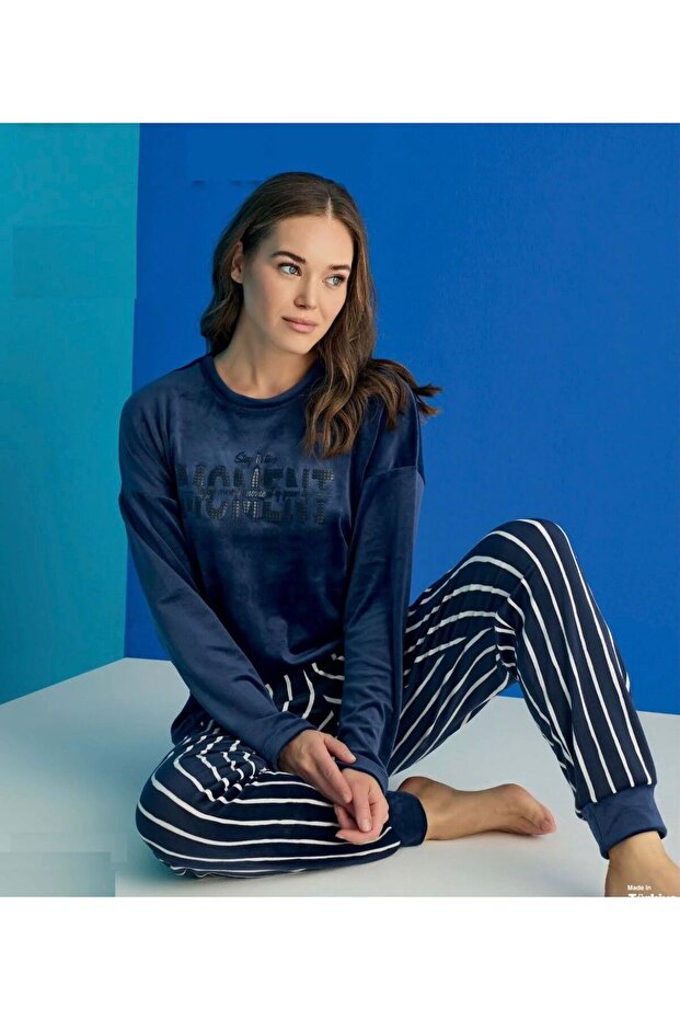 Women's Long Sleeve Crew Neck Striped Velvet Pajama Set