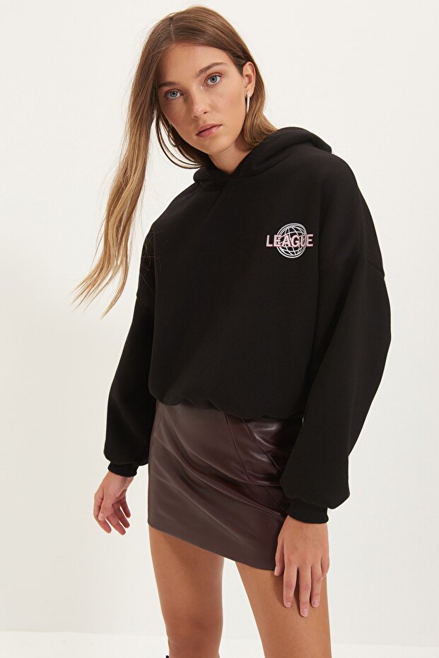 Siyah Sırt Baskı Detaylı Kapüşonlu Kalın İçi Polarlı Örme Sweatshirt TWOAW22SW0711 - 5