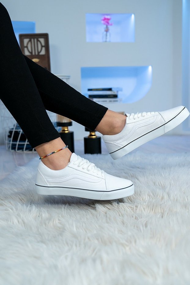 Vns Old School Unisex Sports Shoes Casual Cloth Shoes White