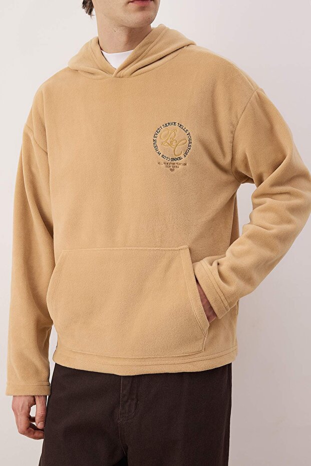 Beige Oversized /Wide Cut Fleece Thick Embroidered Sweatshirt Tmnaw26Sw00029