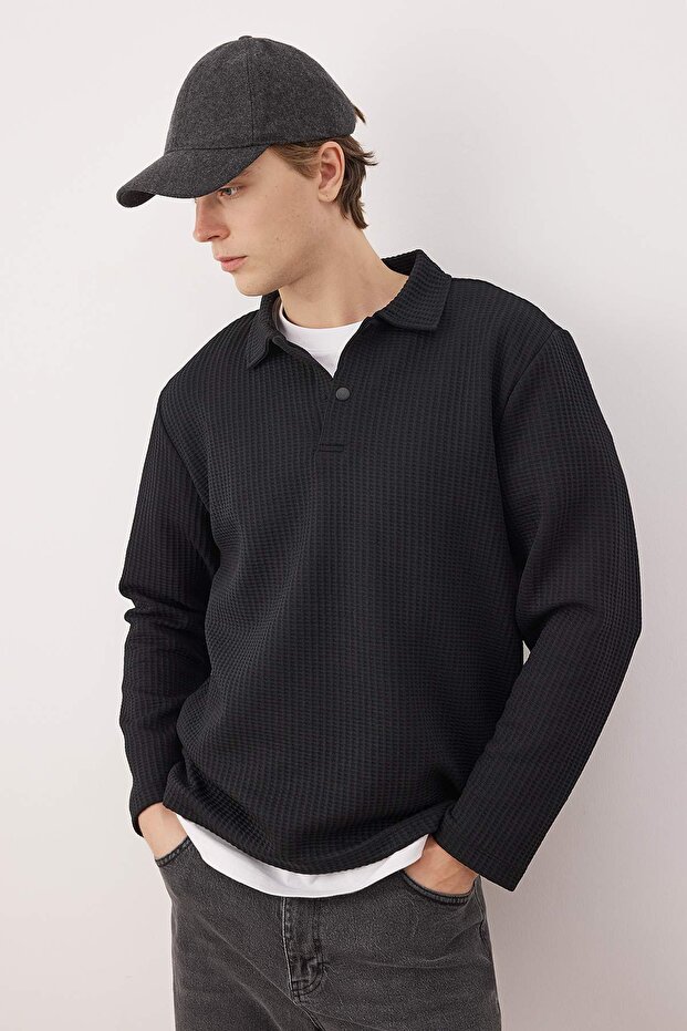 Siyah Relaxed Kesim Waffle Dokulu Polo Yaka Sweatshirt TMNAW26SW00058 - 1