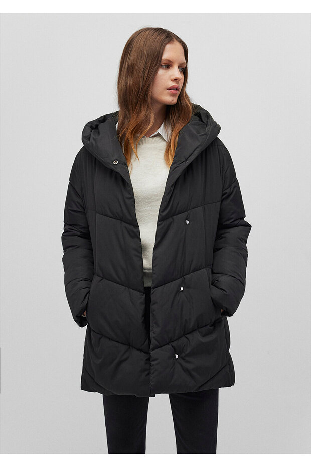 Kapucnis fekete pufferkabát 1110045 -900 - 2