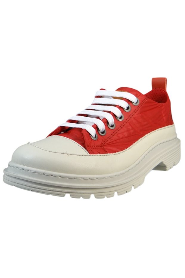 Schnürschuhe