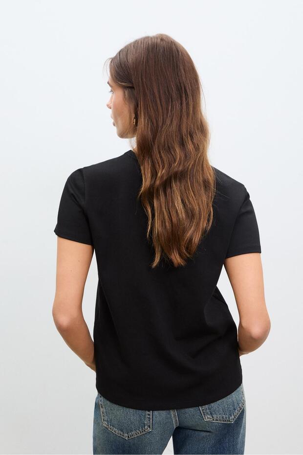 تي شيرت عادي ناعم الملمس - 4