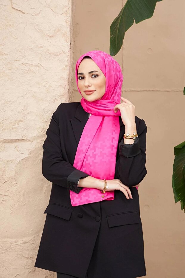 شال جاكار حريري بنمط متقاطع فوشيا 9006-05