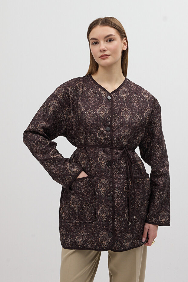 3496 سترة مبطنة بنمط عرقي باللون البني - 1