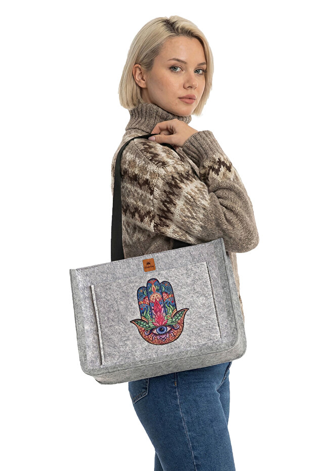 Medium Size Zippered Shoulder Bag - Printed Felt Bag - Fatma Ananın Hand - 35X25 cm