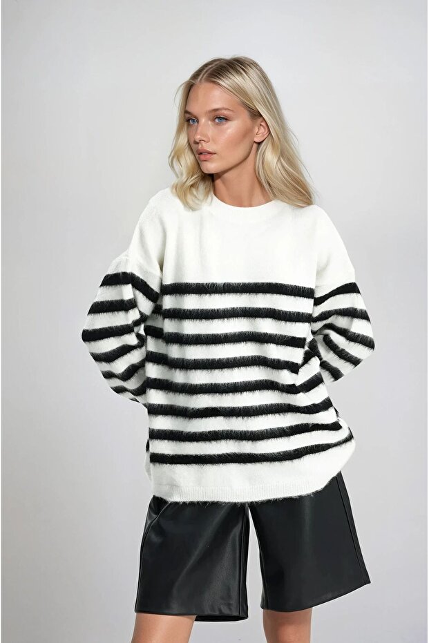 Contrast Striped Knitwear Sweater 1371