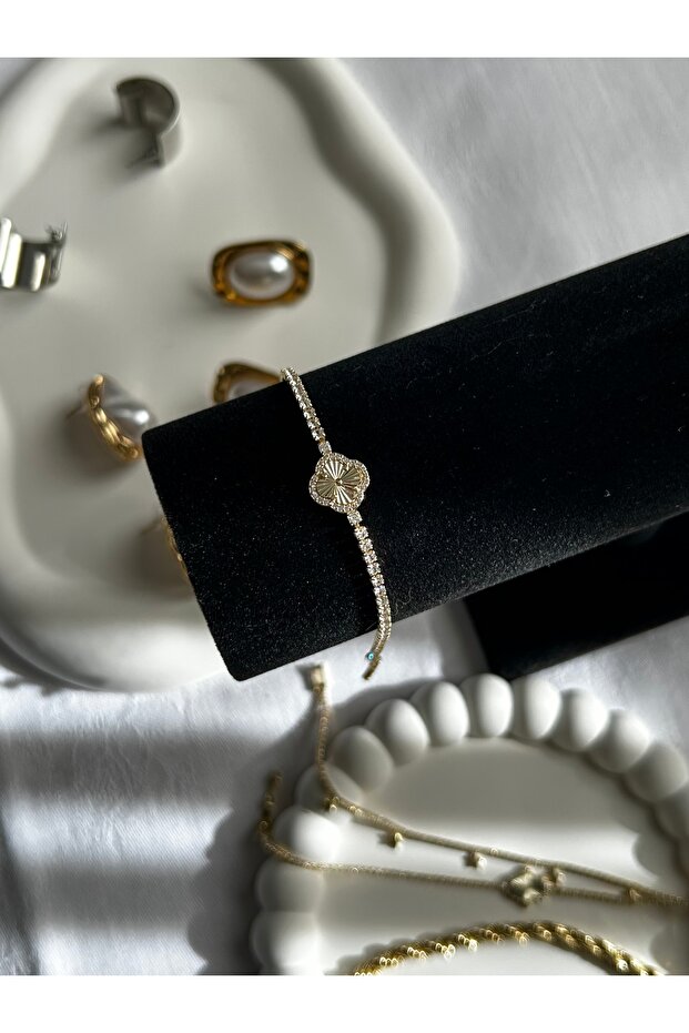 yonca model gold bileklik