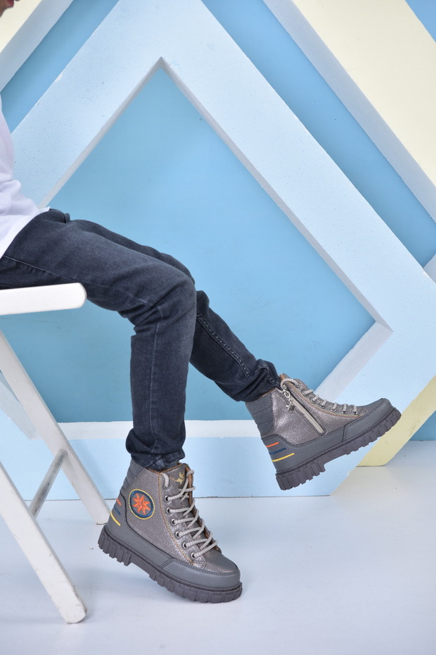 Kürklü Çocuk Botu - 2