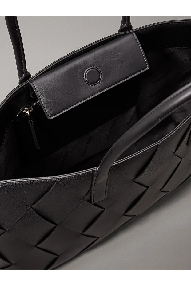 CK WOVEN MEDIUM SHOPPER - 3