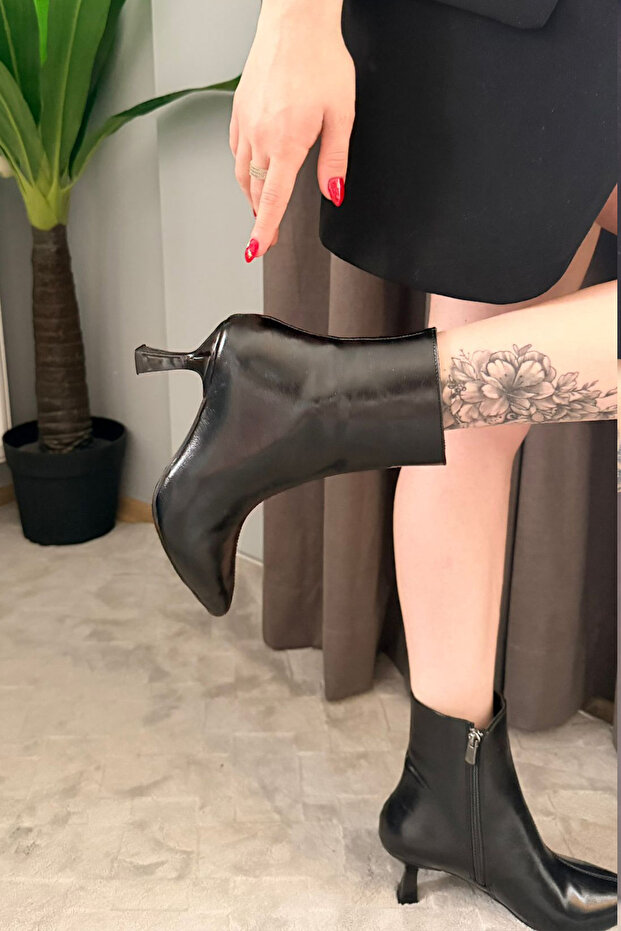 Women's Fairy Black 7cm Heeled Pointed Toe Zippered Boots
