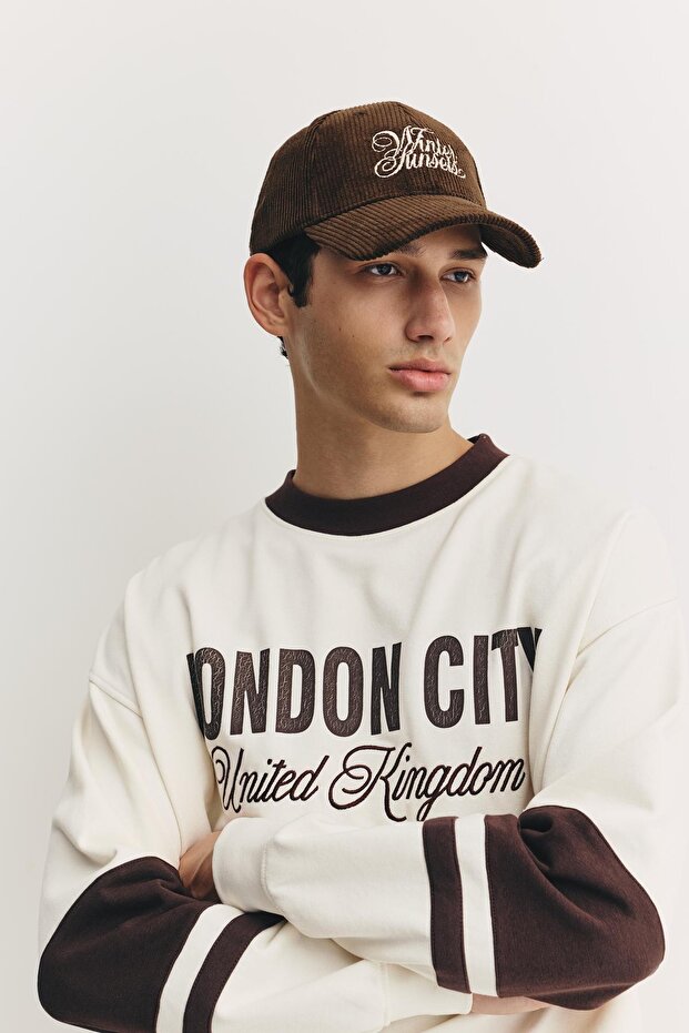 Kahverengi kadife şapka - 2