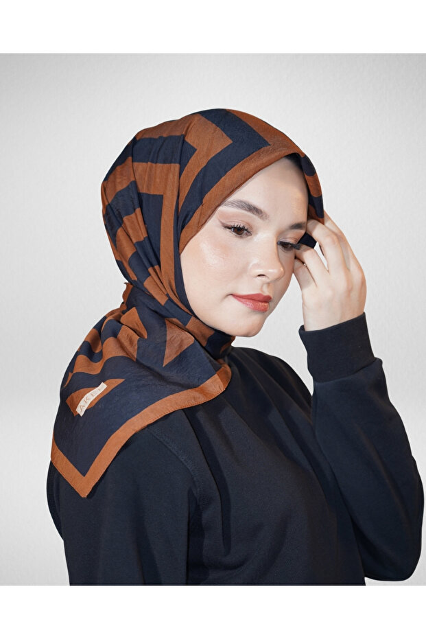 Spring Viskon Eşarp %80 Viskon %20 Polyester –Üçgen Desen - 1