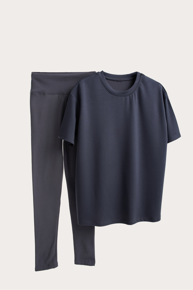 Women's Colorful Corded Fabric Leggings and Oversized Basic T-Shirt Two-Piece Set