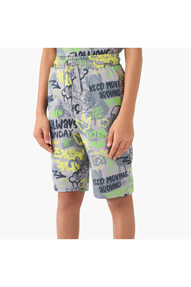 Printed Shorts with Drawstring Closure and Pockets