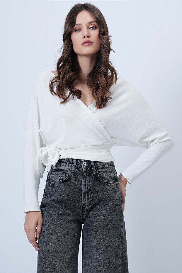 Ecru Front and Back Double-Breasted Collar Tie Detail Crop Blouse Alc-X14346