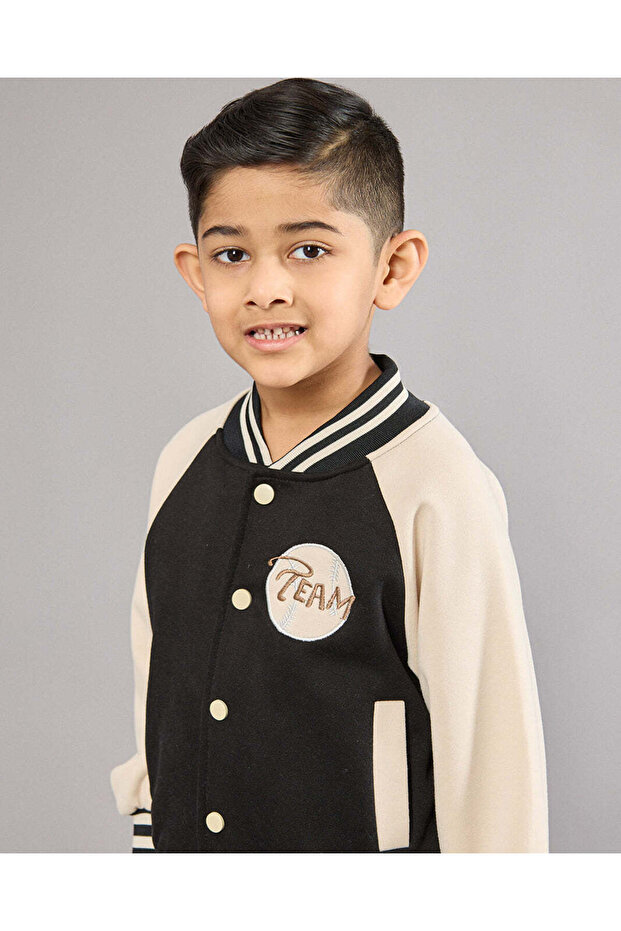 سويت شيرت أسود بأزرار أمامية للأولاد - 3