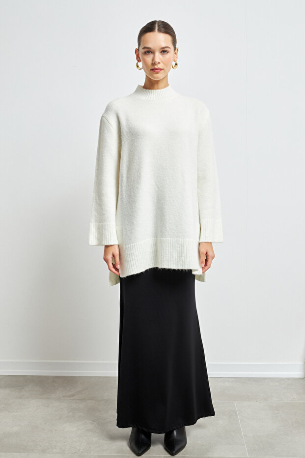Women's Ecru Turtleneck Soft Textured Basic Sweater