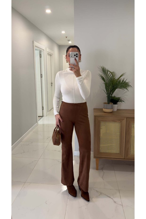 MD Keja Brown Suede واسع الأرجل جوارب طويلة