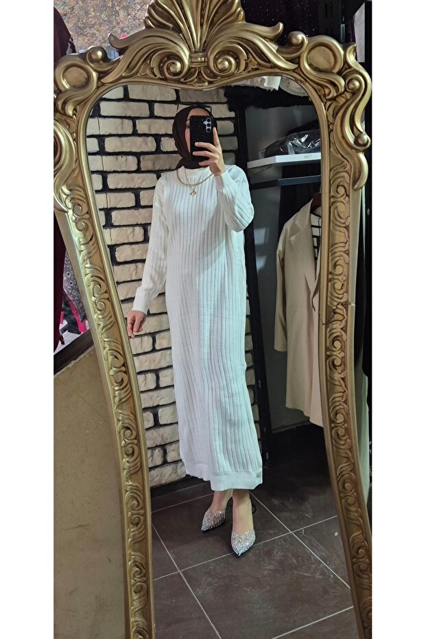 Kolyeli triko elbise - 2