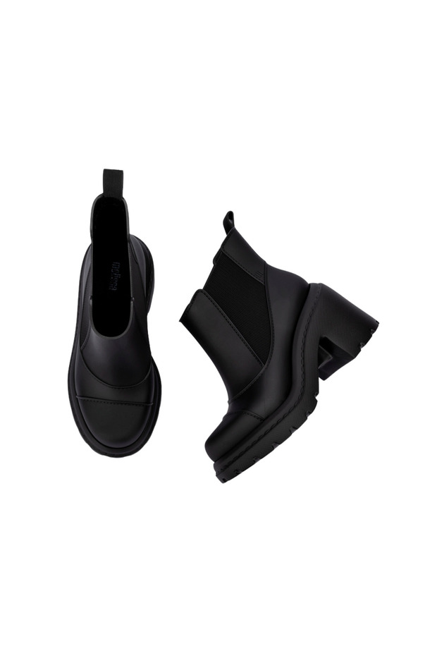 COURTNEY BOOT AD - 3