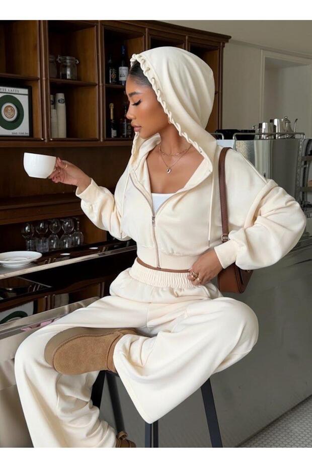 Women's Ecru Cropped Hooded Sweatshirt and High-Waisted Bottom Set – Metal Eyelet Detail Two-Piece Set