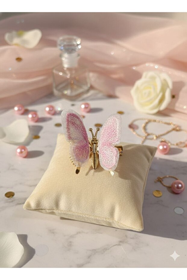 Elegant Moving Butterfly Model Detailed Hair Clip
