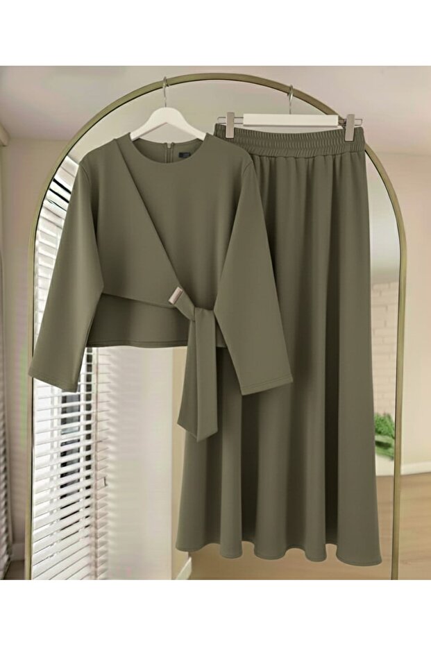 26 buckle detail skirted two-piece set