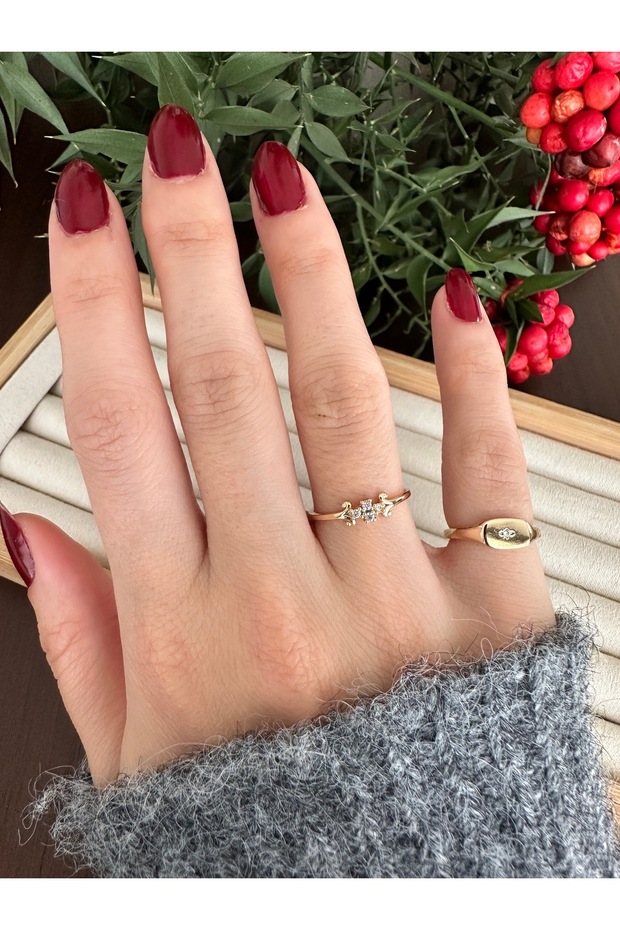 مجموعة خواتم ذهبية مكونة من قطعتين من الأحجار الكريمة الصغيرة - 2