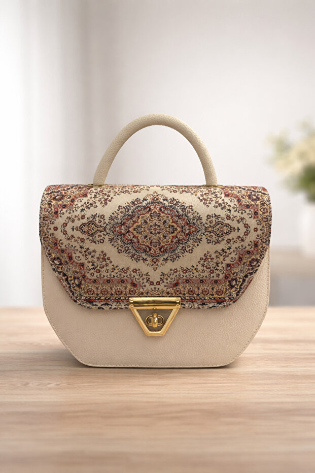 حقيبة يد وكتف أنيقة بغطاء منقوش 27x25 سم.