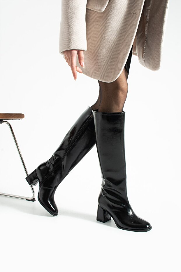 Aria Women's Knee-High Heeled Boots – Modern Cut, Casual and Stylish Design
