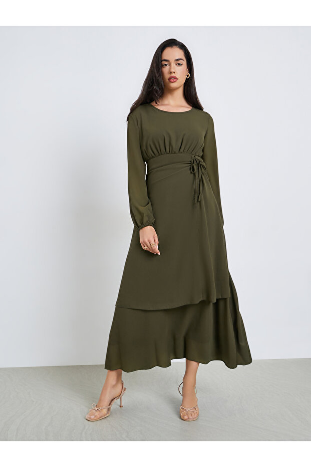 فستان ميدي سادة بكسرات جانبية - 3