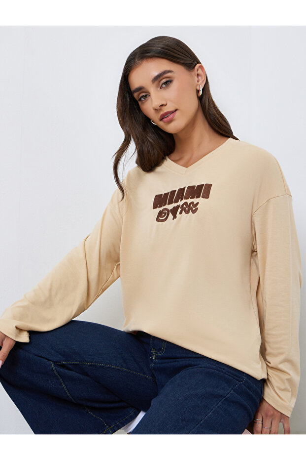 Women Oversized Embroidered Detail T-Shirt