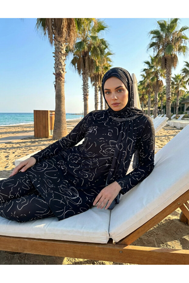 Striped Patterned Sun-Protective & Bronzing Air-Permeable Full-Coverage Hijab Swimsuit with Scarf