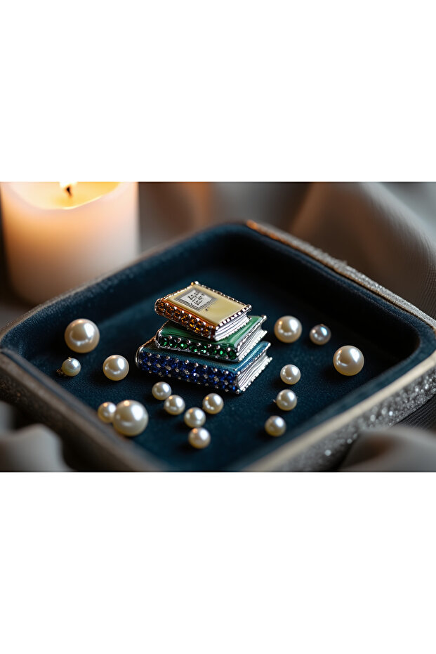 Kitap Figürlü Broş - 1