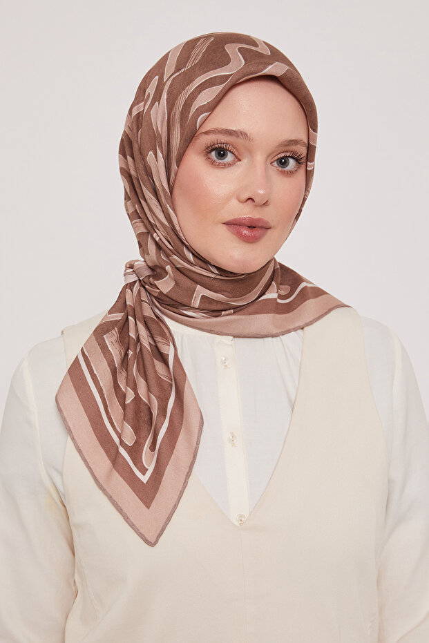 وشاح نسائي من الفيسكوز بنمط مخطط هندسي