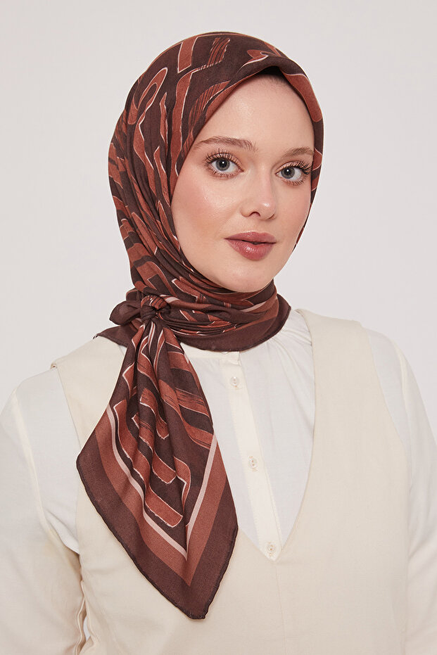 وشاح نسائي من الفيسكوز بنمط مخطط هندسي